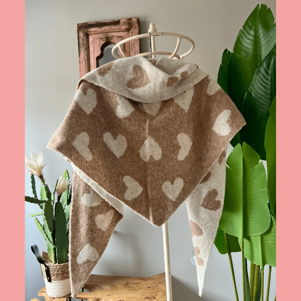Dreieckstuch mit Herzmuster beige creme - VACA VACA
