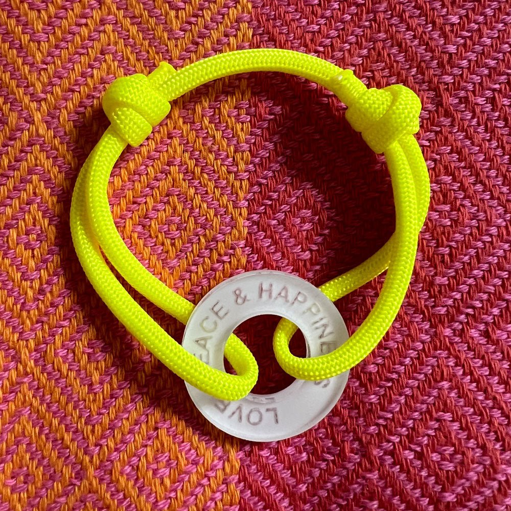 Armband LOVE PEACE HAPPYNESS neongelb - VACA VACA