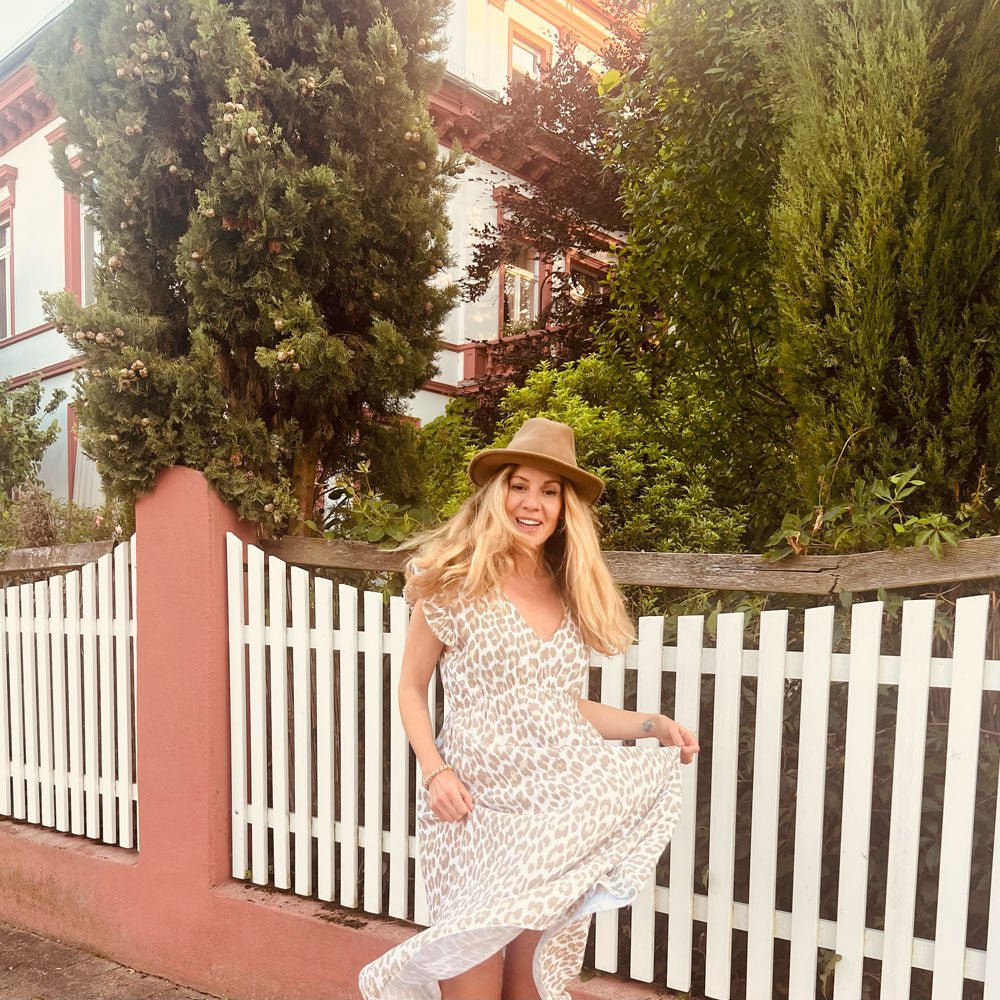 Musselinkleid Kurzarm Leo beige - VACA VACA