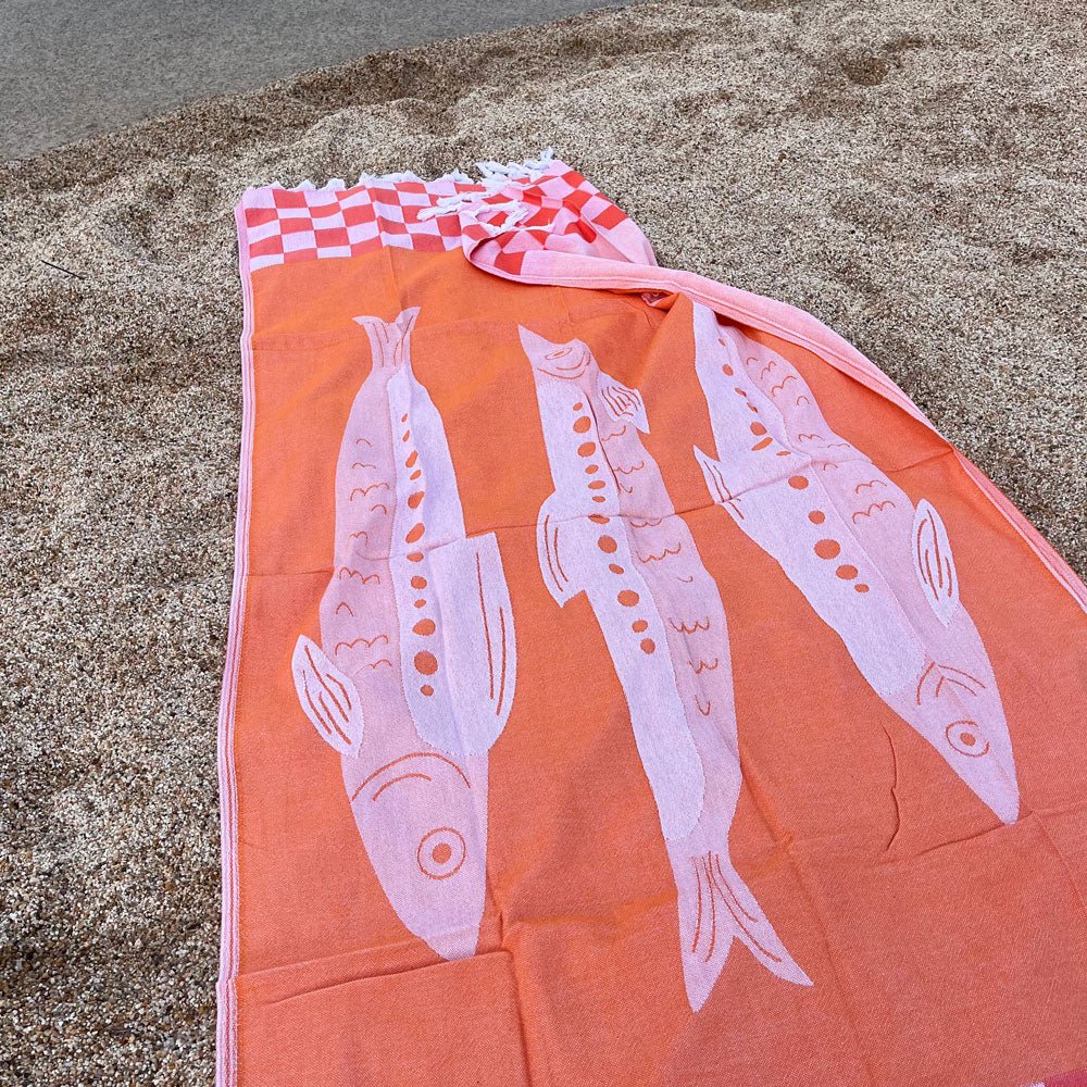 Strandtuch Sardine fuchsia coral - VACA VACA